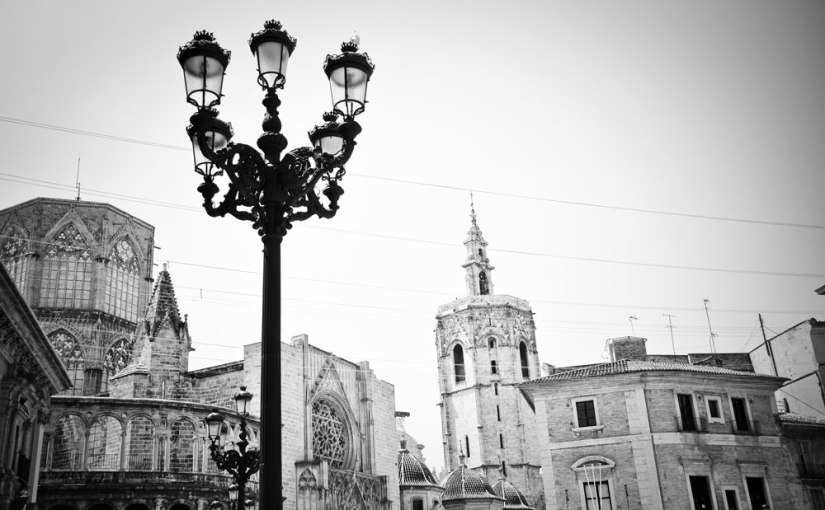 Schwarzweißfotografie: Valencias Laternen