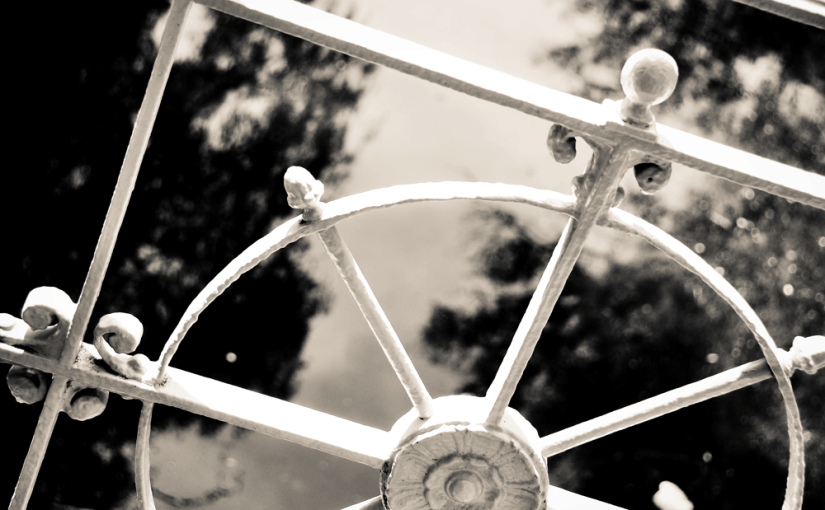 Budapester Details mit wenig Farbe & Gedanken über das&nbsp;Erinnern