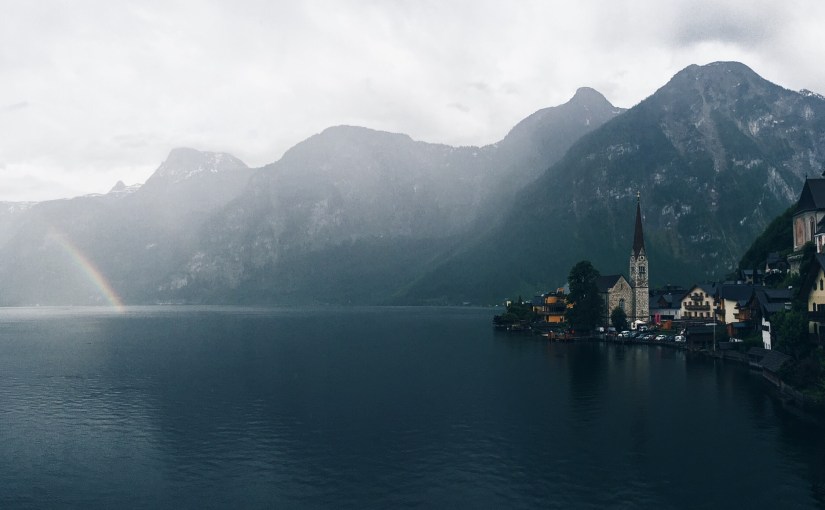 #travelathome Österreich Highlights: mit Regenbogen in&nbsp;Hallstatt